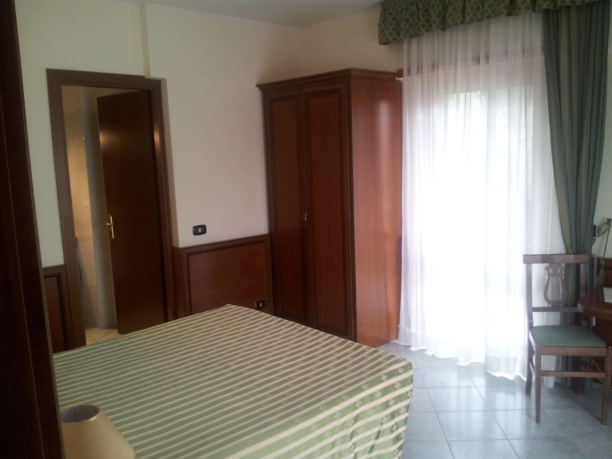 Hotel Octavia Рим Экстерьер фото