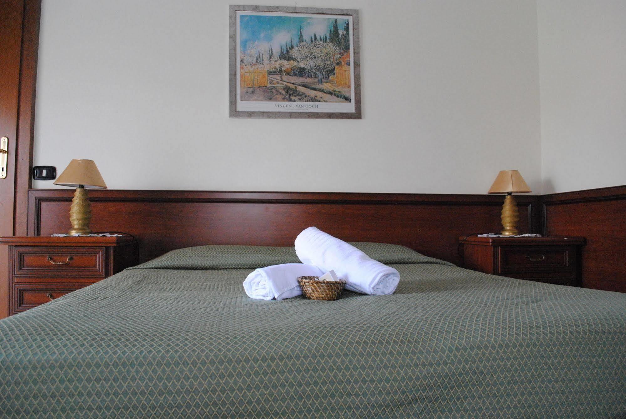 Hotel Octavia Рим Экстерьер фото